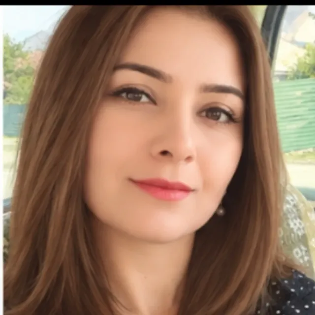 Yegane Feyzullayeva — İbtidai siniflər (1-4) müəllimi, Bakı