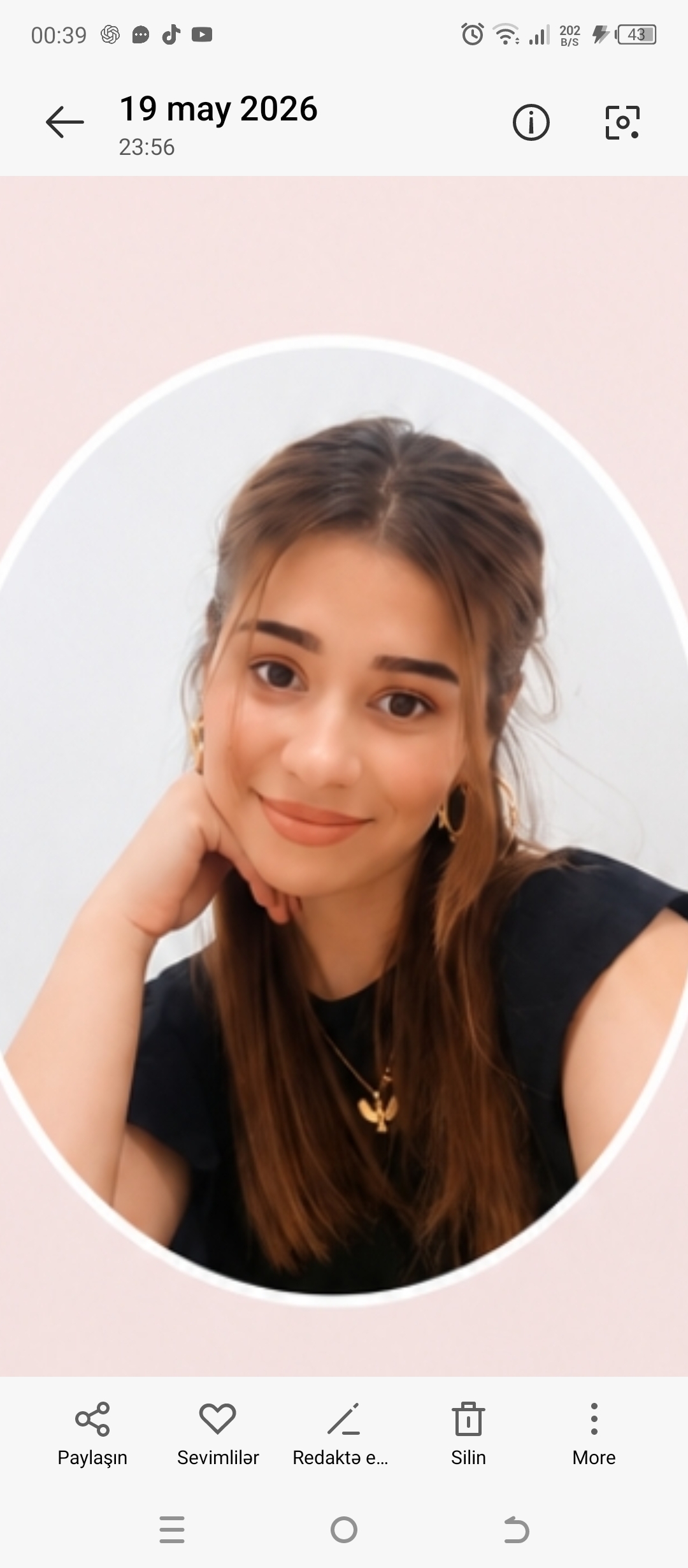 Nərmin Əliyeva — Fizika müəllimi