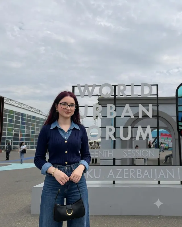 Zilan Zülfüqarova — İngilis dili müəllimi, Bakı